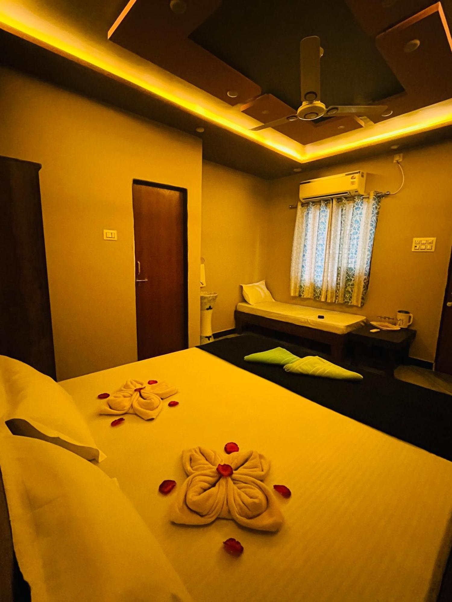 Kamdhenu Home Stay Garudeshwar Esterno foto